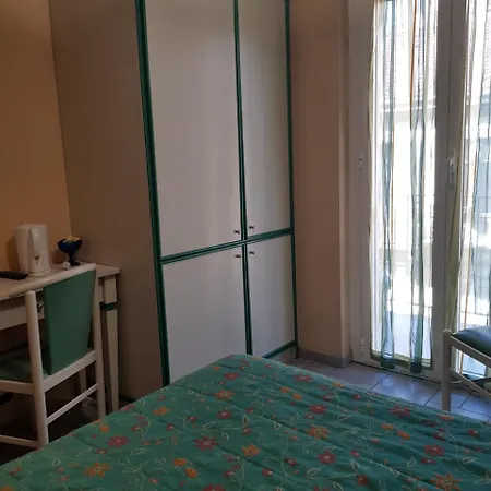 Class 2 Aparthotel